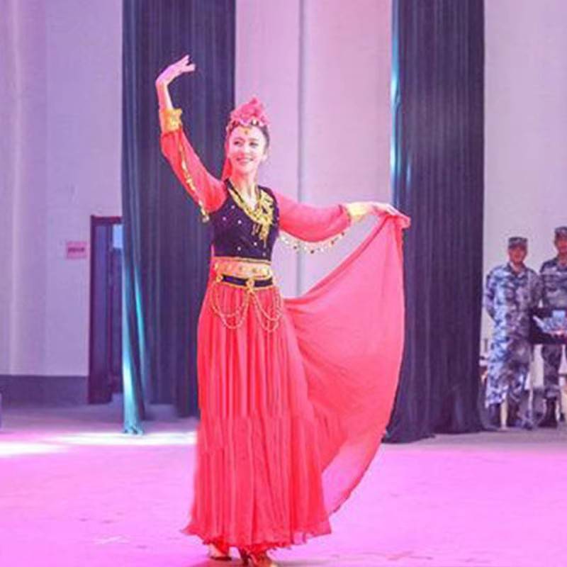 Tong Liya's same model Xinjiang Uyghur dance performance clothing female ethnic minority stage opening dance big skirt