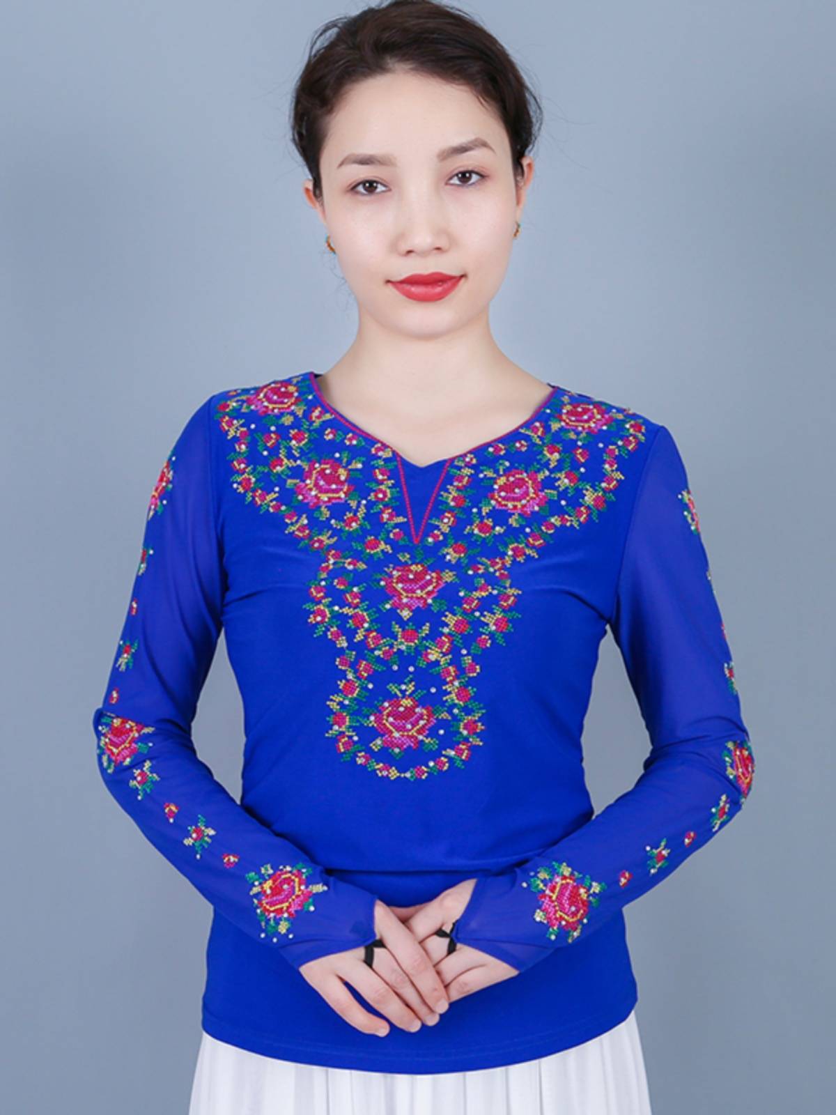 Xinjiang Dance Plaza Dance Clothing Clothing Long -sleeved Female Milk Silk National Victoria Stage Performance Service Performance Slim