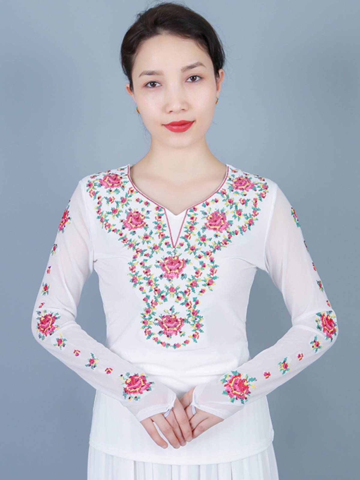 Xinjiang Dance Plaza Dance Clothing Clothing Long -sleeved Female Milk Silk National Victoria Stage Performance Service Performance Slim