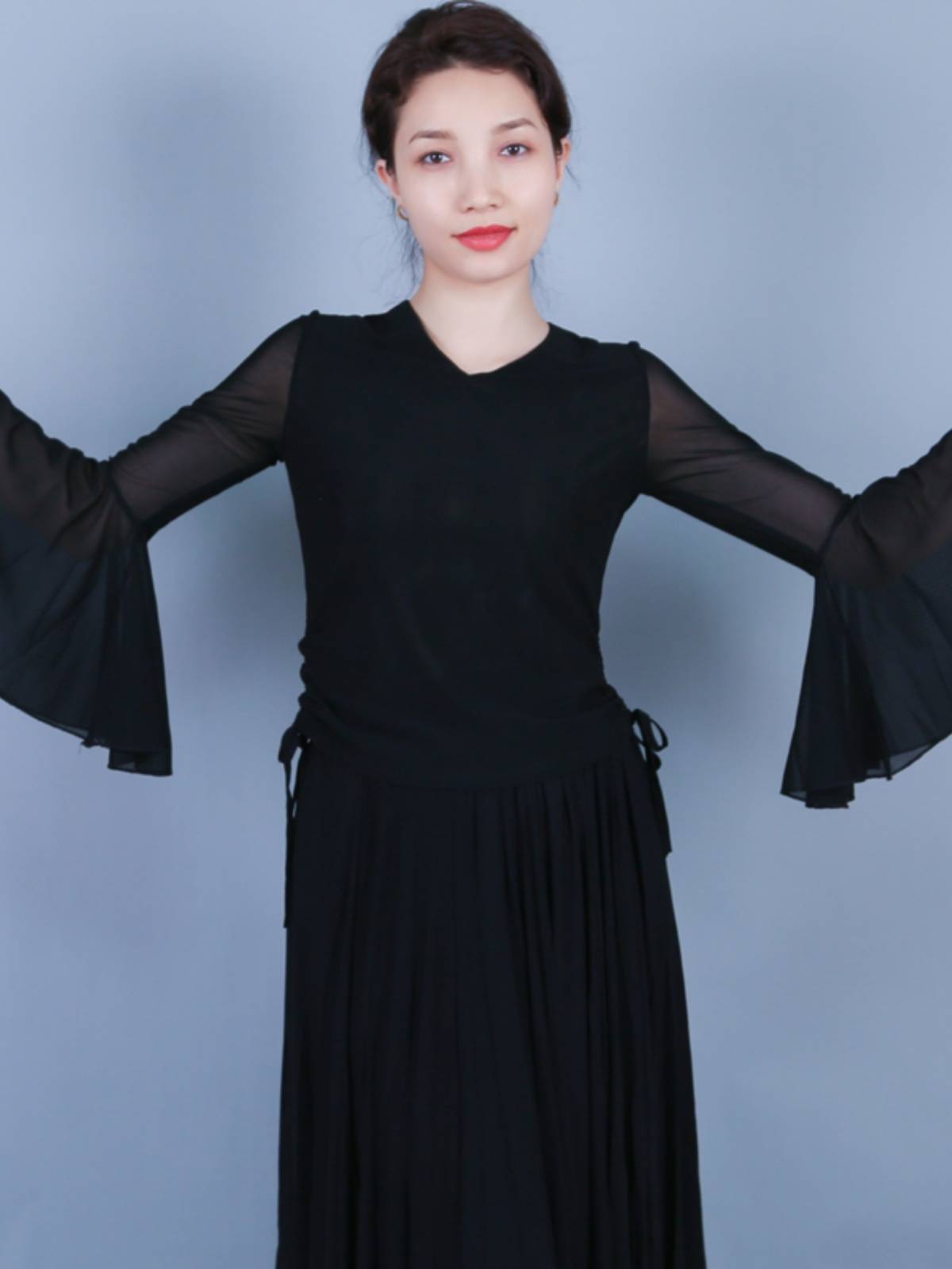 Xinjiang Dance Performance Server Uyghur clothing female summer large -size breathable exercise clothing net yarn horn sleeve top