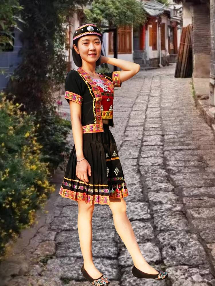 Yunnan Mojiang Hani, Clothing Loves the Black Sea