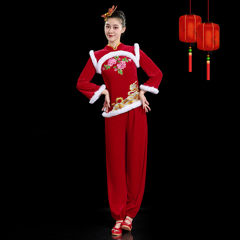Yangge suit performing women's new Northeast ethnic style dance clothing new fan dance clothing square dance set