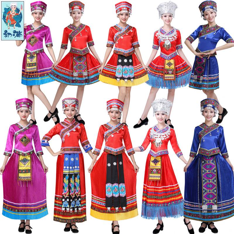 March 3 % of the Zhuang people performed the Yao women and the Yi ethnic minority, the strong service of the Li family dance and clothing