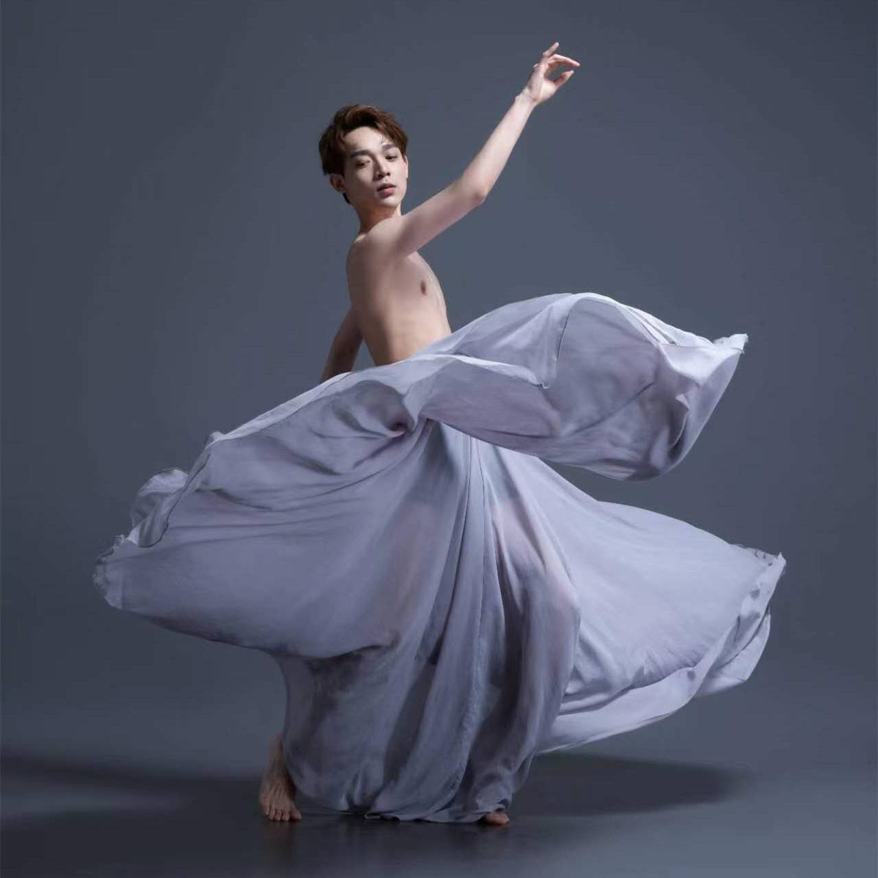 Gray boys 720 degrees big skirt dance practice half -body skirt chiffon national dance adult photo performance long skirt