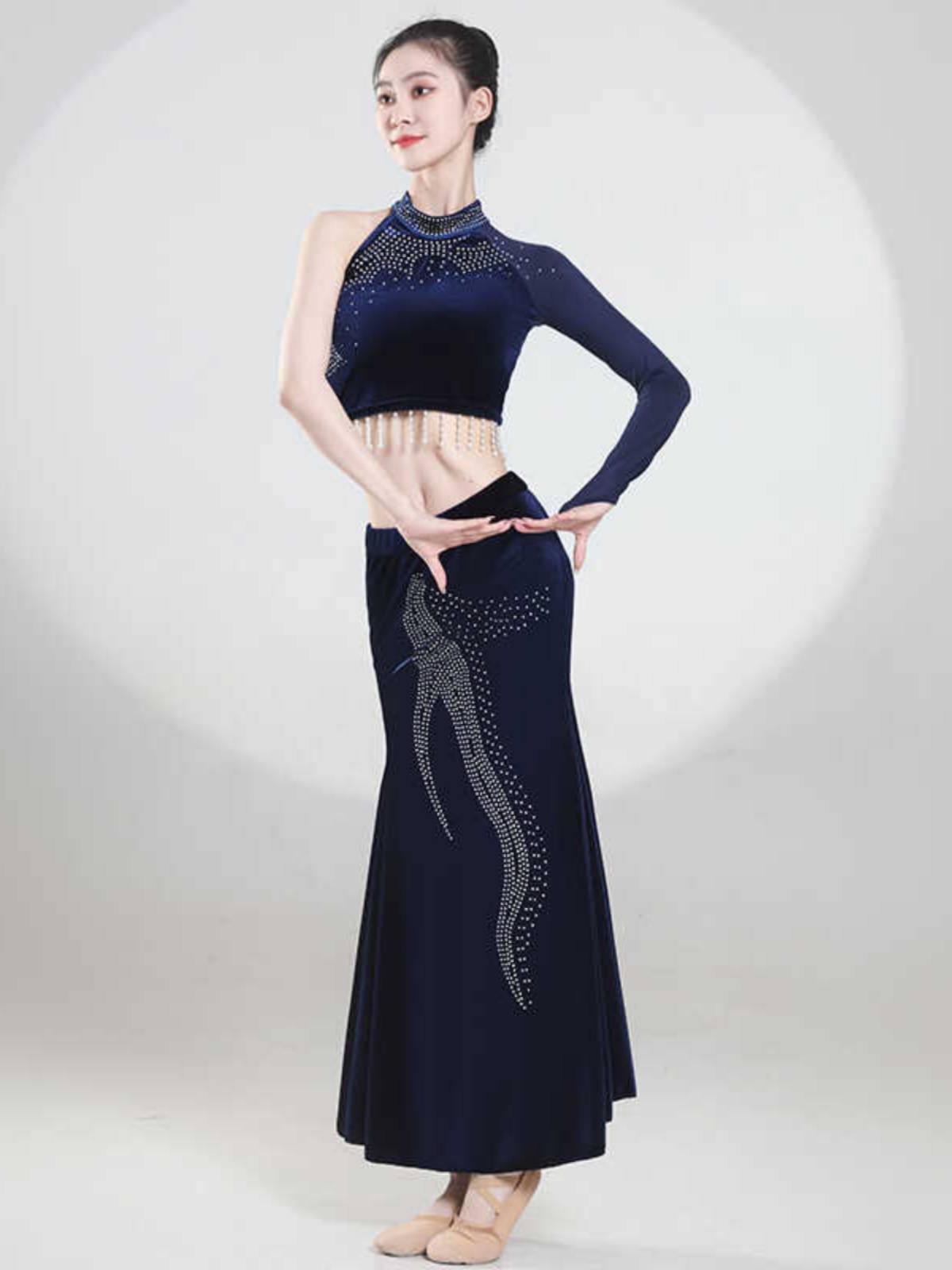 Dai dance is intoxicated, performing the West Shuangda Nation's nation wrapped hip dance Liuyi Hua waist girl performance service long skirt