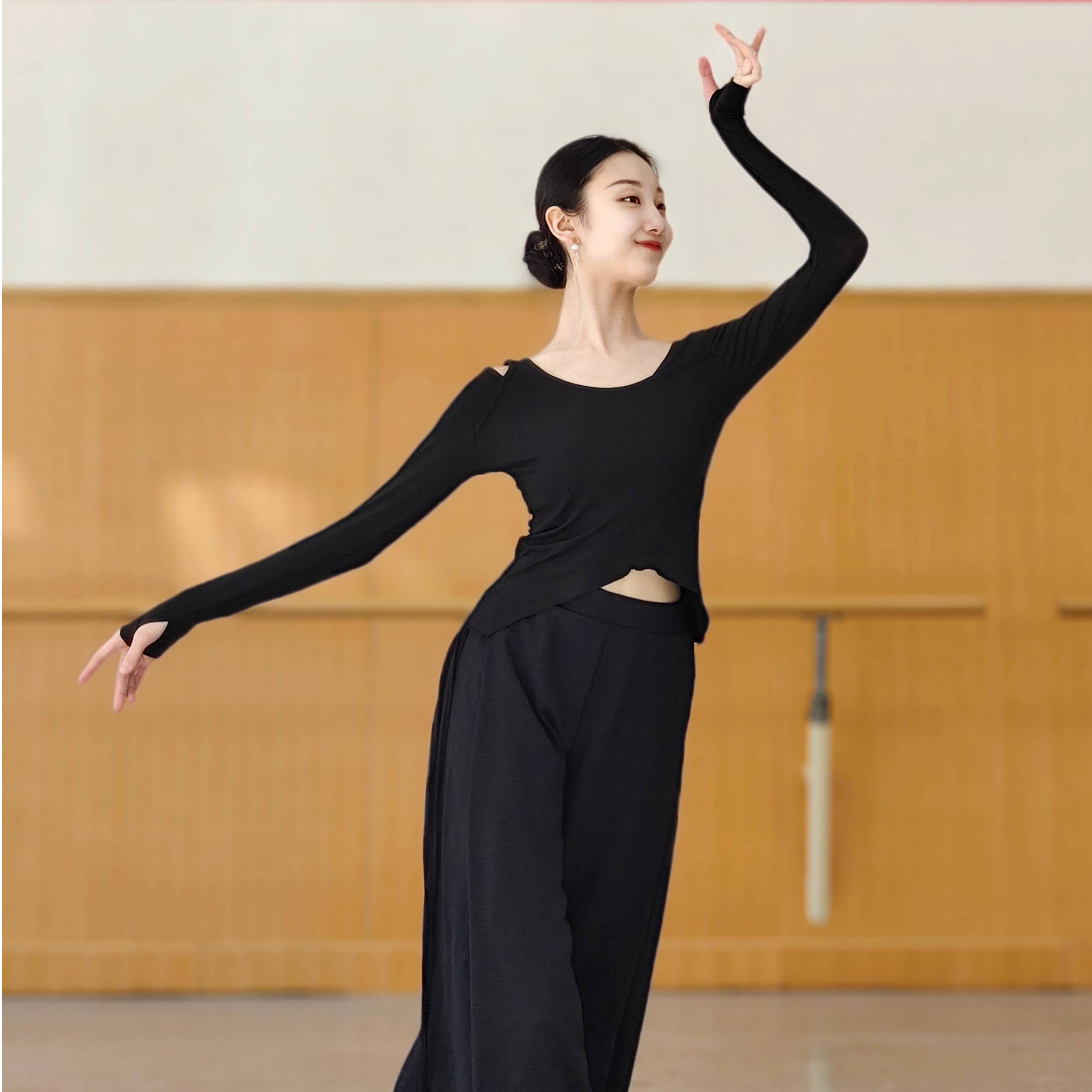 Classical dance service female autumn and winter Chinese style practice dance service modern dance performance service long -sleeved ink top