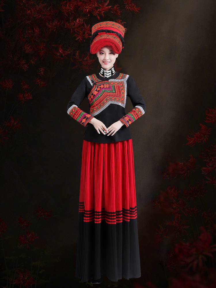 Yi clothing female ethnic minority adult performance clothing photography travel set traditional torch festival dance performance clothing