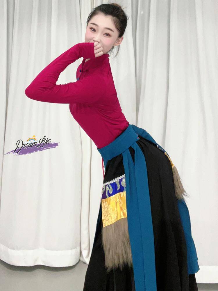 The Tibetan Dance Show Women's Apprenticeship for the Mongol Dance Square Quaternary