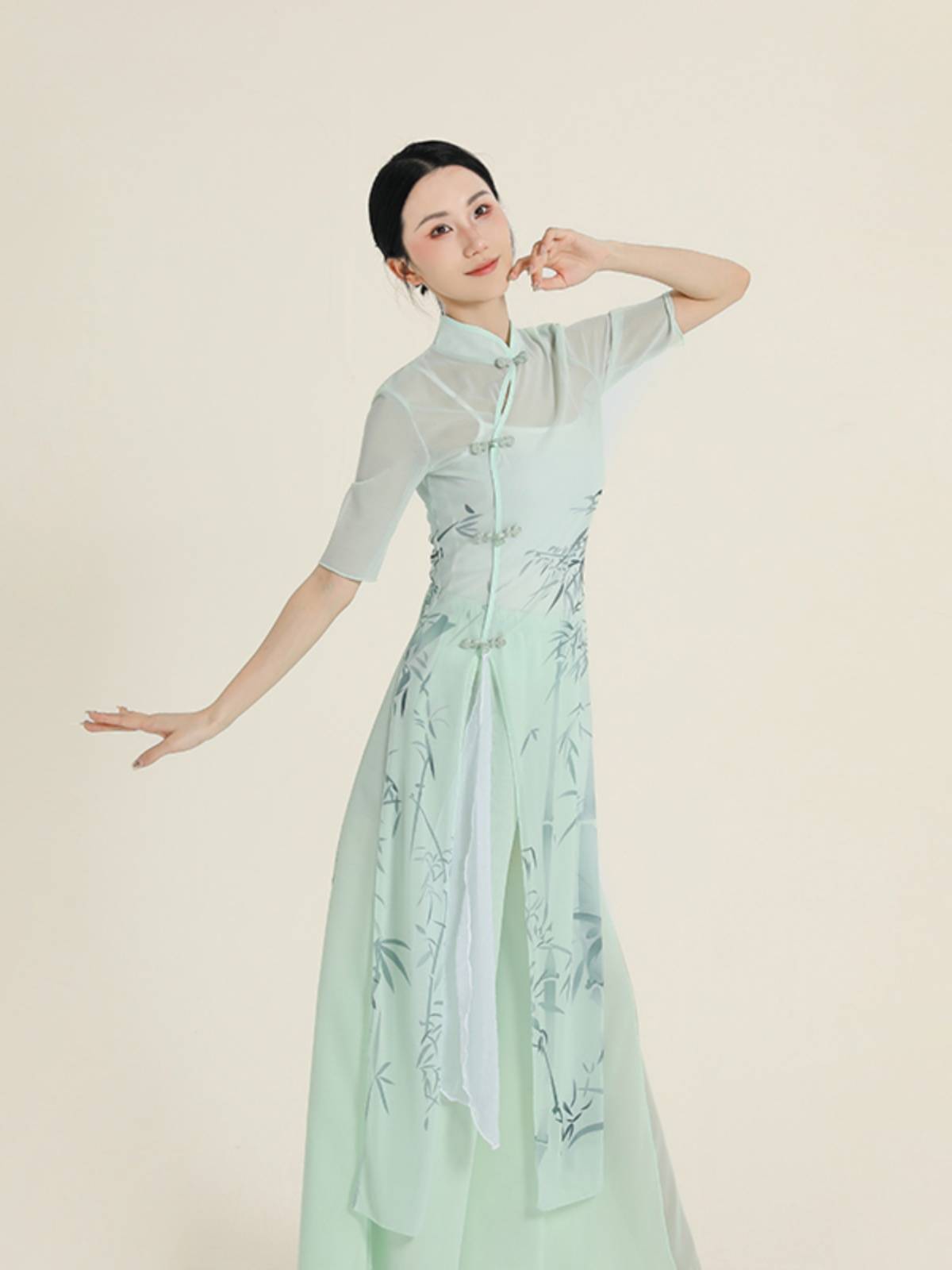 New Classical Dance Gradm Guofei Cheongsam Capricorn Chinese Dance Nation Dance Clothing Dressing Dress Performance Performance Clothing