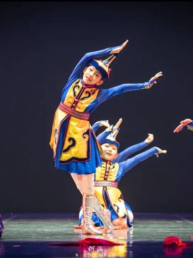 Chopsticks Leading Performance Services Mongolian Dance Performance Clothing Chopsticks Dance Prop House and Girls' National Dance Clothing