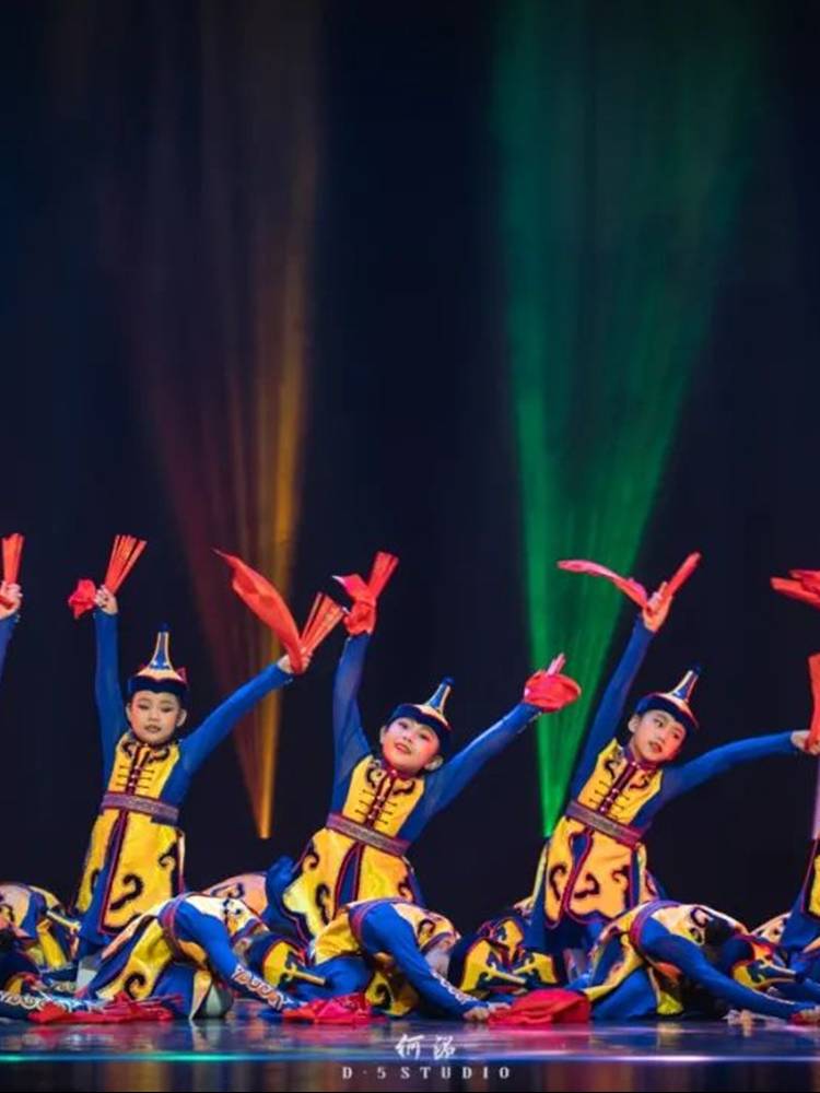 Chopsticks Leading Performance Services Mongolian Dance Performance Clothing Chopsticks Dance Prop House and Girls' National Dance Clothing