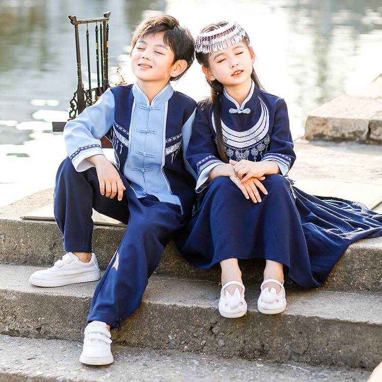 Ethical minority spring and autumn children's Zhuang Dai Dai clothing and dance dance performance service primary and secondary school students performance service