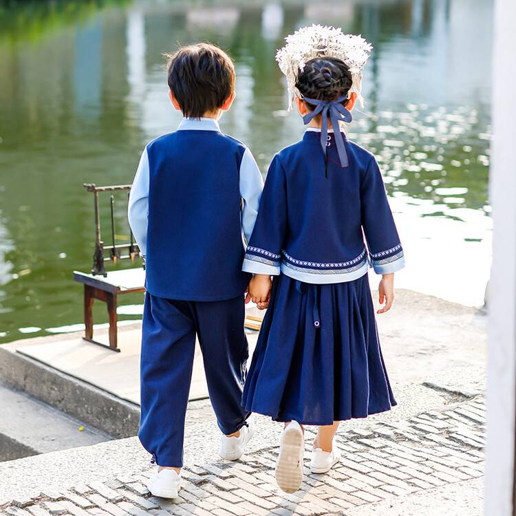 Ethical minority spring and autumn children's Zhuang Dai Dai clothing and dance dance performance service primary and secondary school students performance service