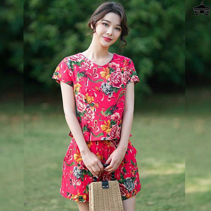 Northeast Dahua V -neck short -sleeved T -shirt and shorts two -piece fashion leisure Tang costumes national style stage ladies set