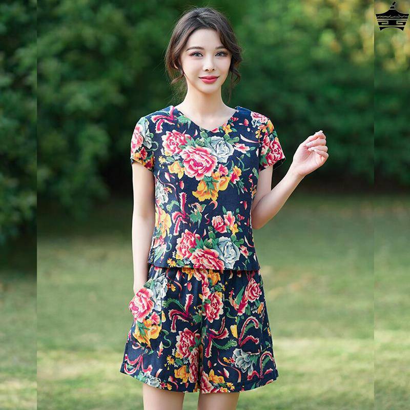 Northeast Dahua V -neck short -sleeved T -shirt and shorts two -piece fashion leisure Tang costumes national style stage ladies set