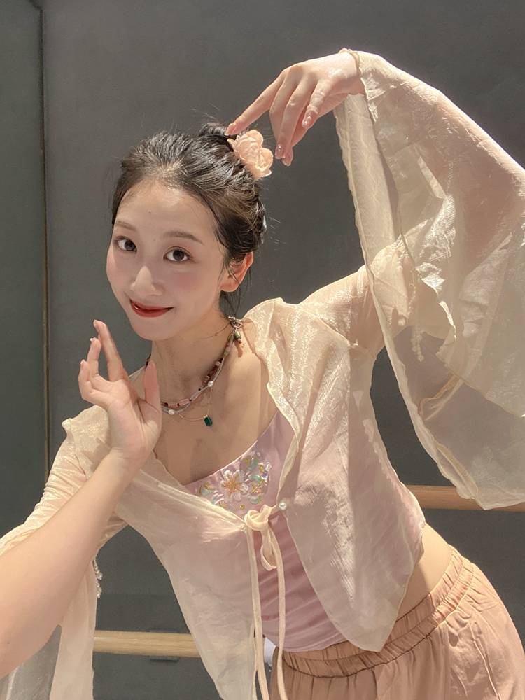 Classical dance yarn dance dance clothing, rhyme, beaded horn sleeve Chinese dance exercise service performance service girl elegant chiffon