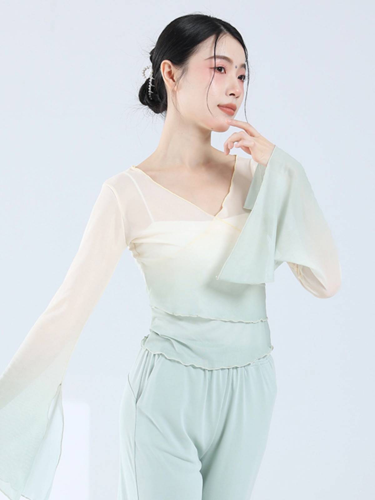 Gradient Chinese Dance National Dance Practice Gonggien Getting Termid Sleeping Sleeping Type Classical Dance -shaped Performance Services