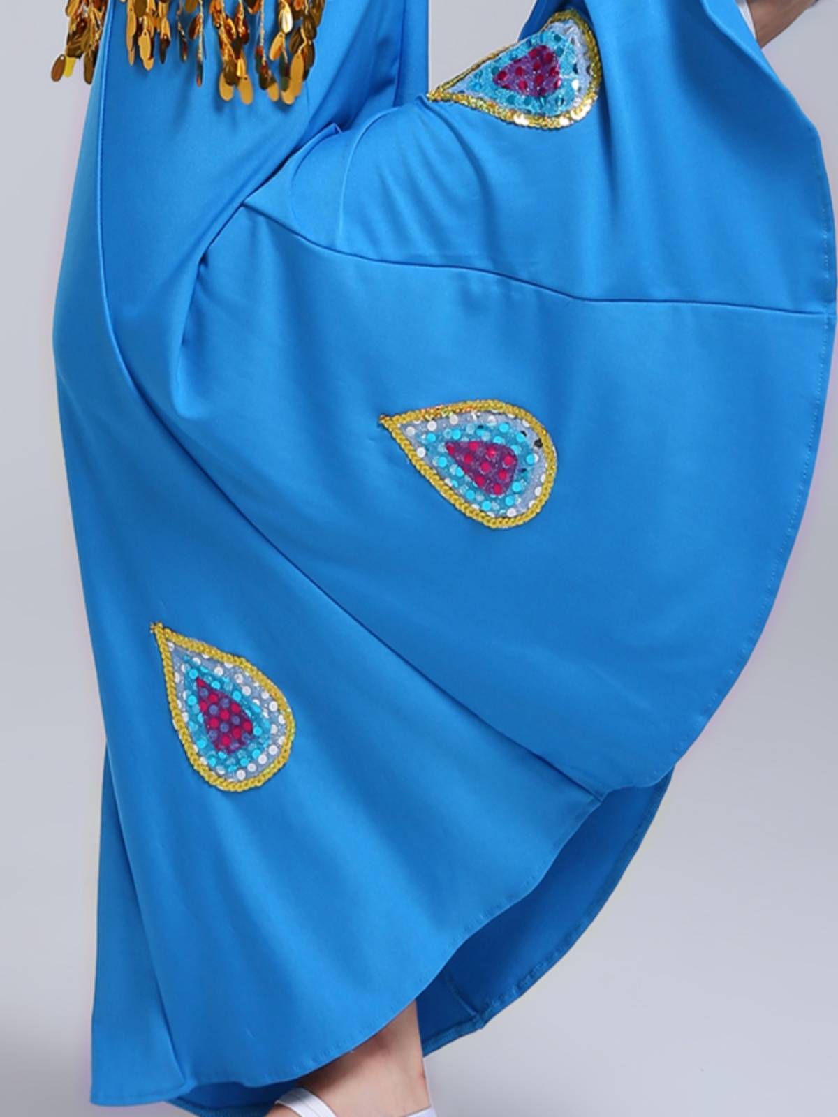 Dai dance clothing adult performance clothing long sleeve peacock dance fishtail skirt Yunnan minority dance clothing
