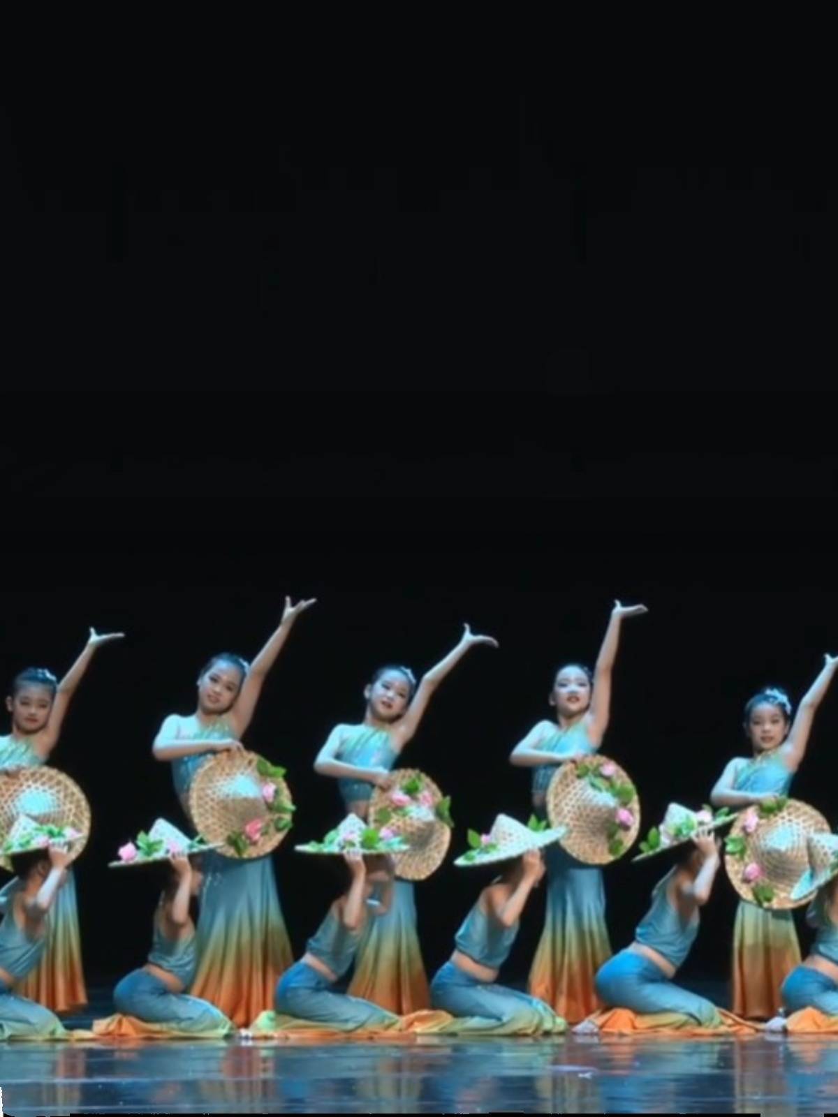 Dai Dai Dai Dance Performance Clothing Female Art Given Fish Tail Skirt National Dance Peacock Dance Dance Performance Performance Service