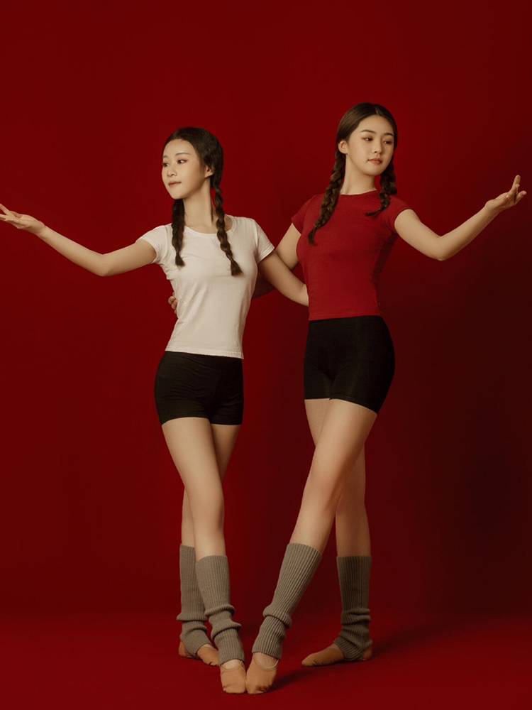 Dance service adult Fanghua same T -shirt shorts stage performance set Yimeng Song modern dance short -sleeved exercise uniform