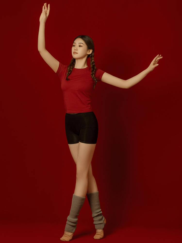 Dance service adult Fanghua same T -shirt shorts stage performance set Yimeng Song modern dance short -sleeved exercise uniform