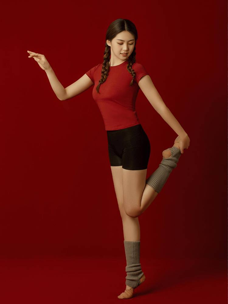 Dance service adult Fanghua same T -shirt shorts stage performance set Yimeng Song modern dance short -sleeved exercise uniform