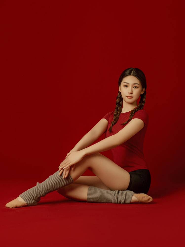 Dance service adult Fanghua same T -shirt shorts stage performance set Yimeng Song modern dance short -sleeved exercise uniform