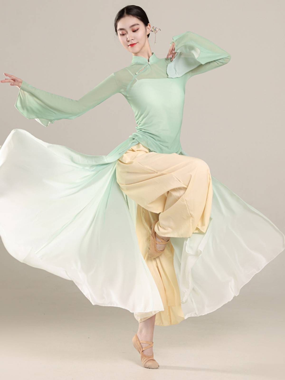 Classical Dance Performance Server New Fan Sleeve Jacks Performing Giney Jacket Chinese Dance National Plastic Dance Dance Series