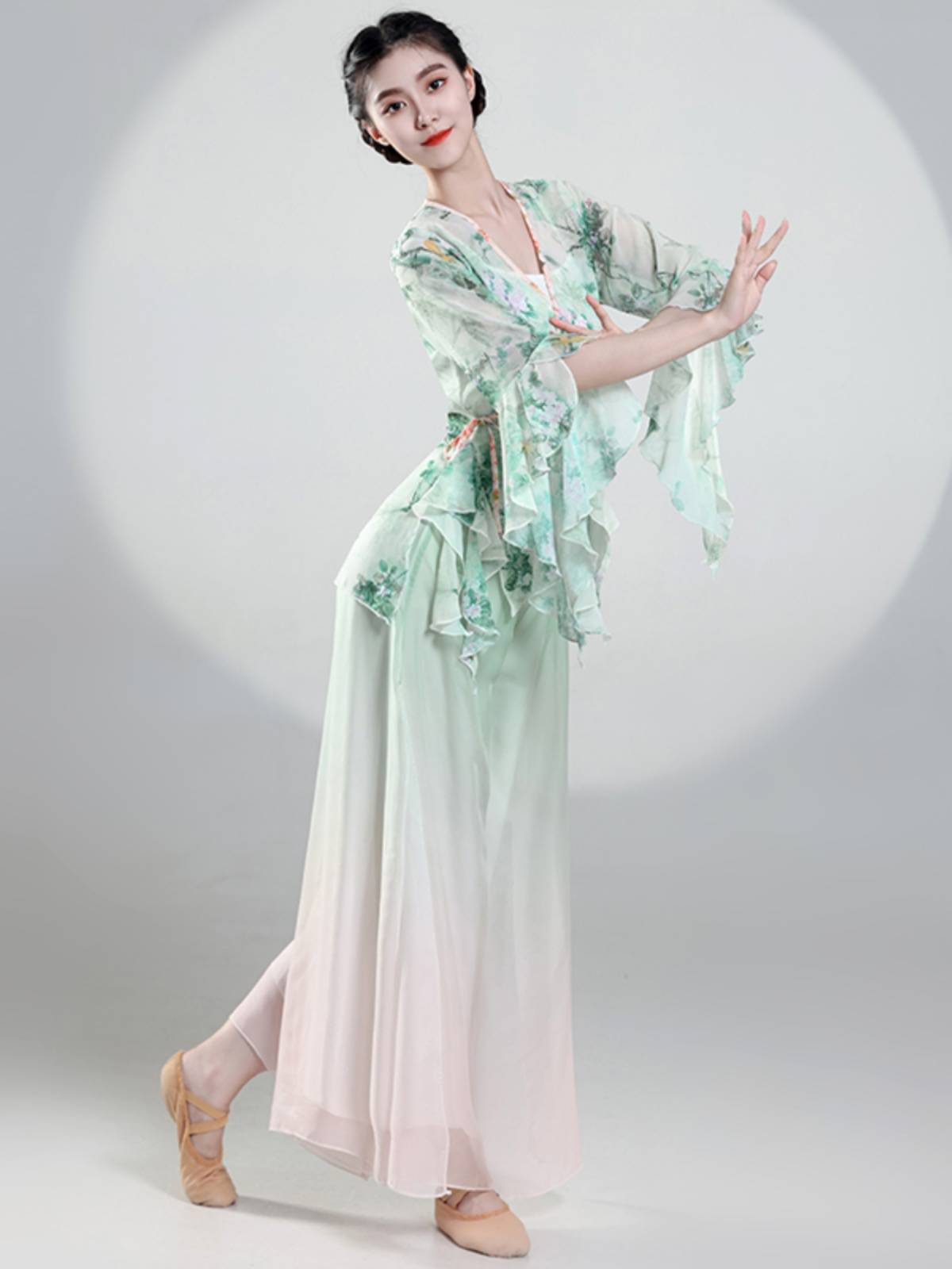 Female Classical Dance Performance Services Flower Chinese Dance National Dance Practice Dress Dance Dance Dance Gargam Ancient Fan Fan Dance Clothing