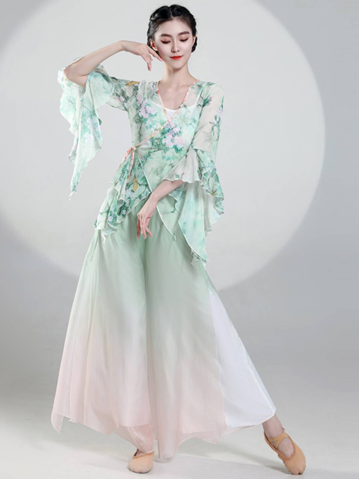 Female Classical Dance Performance Services Flower Chinese Dance National Dance Practice Dress Dance Dance Dance Gargam Ancient Fan Fan Dance Clothing
