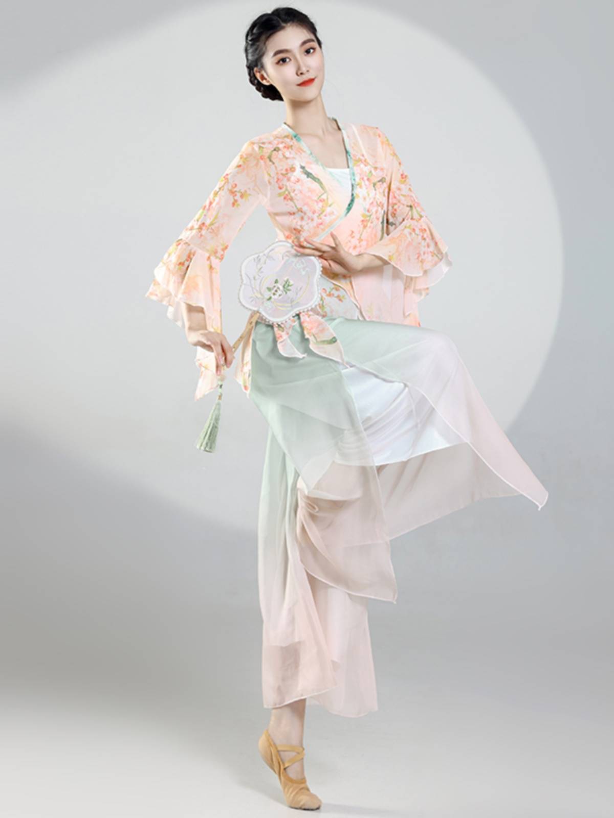 Female Classical Dance Performance Services Flower Chinese Dance National Dance Practice Dress Dance Dance Dance Gargam Ancient Fan Fan Dance Clothing