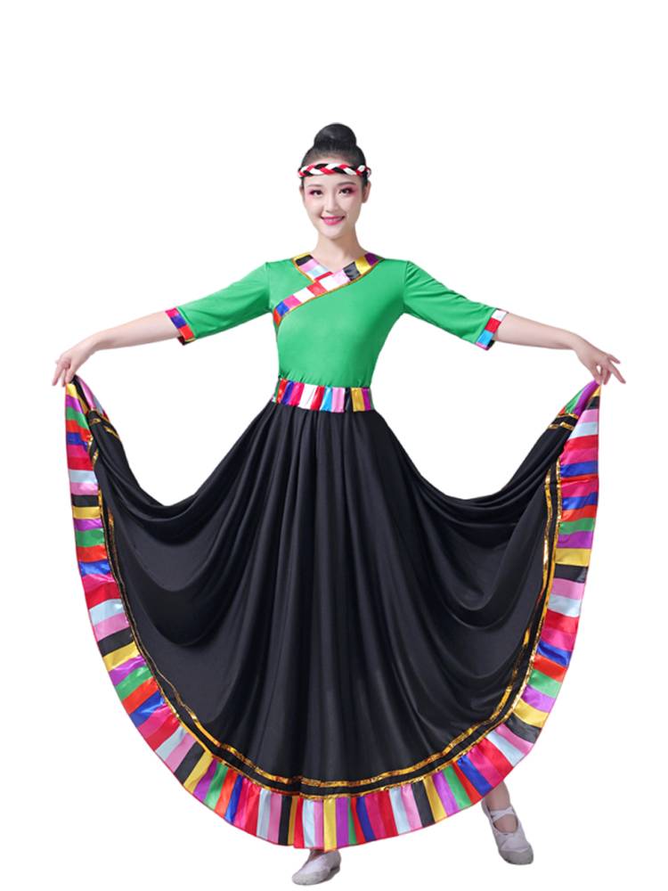 Tibetan dance show, Tibetan plaza girl, Tibetan troupe, long sleeves