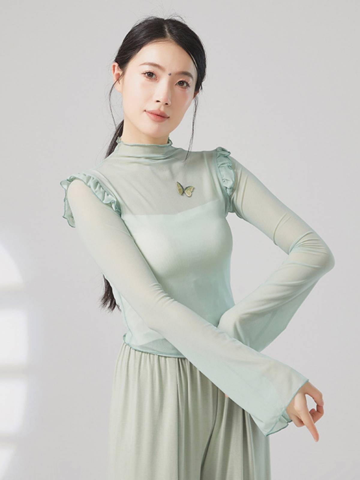Classical dance clothing gradually transforms into rhymes, elegant fairy, Chinese national dance watch performance, female teacher top