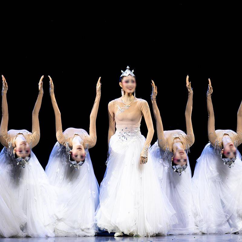 Mongol dance performance for the Erguna choreographer national choreography adult dress girl
