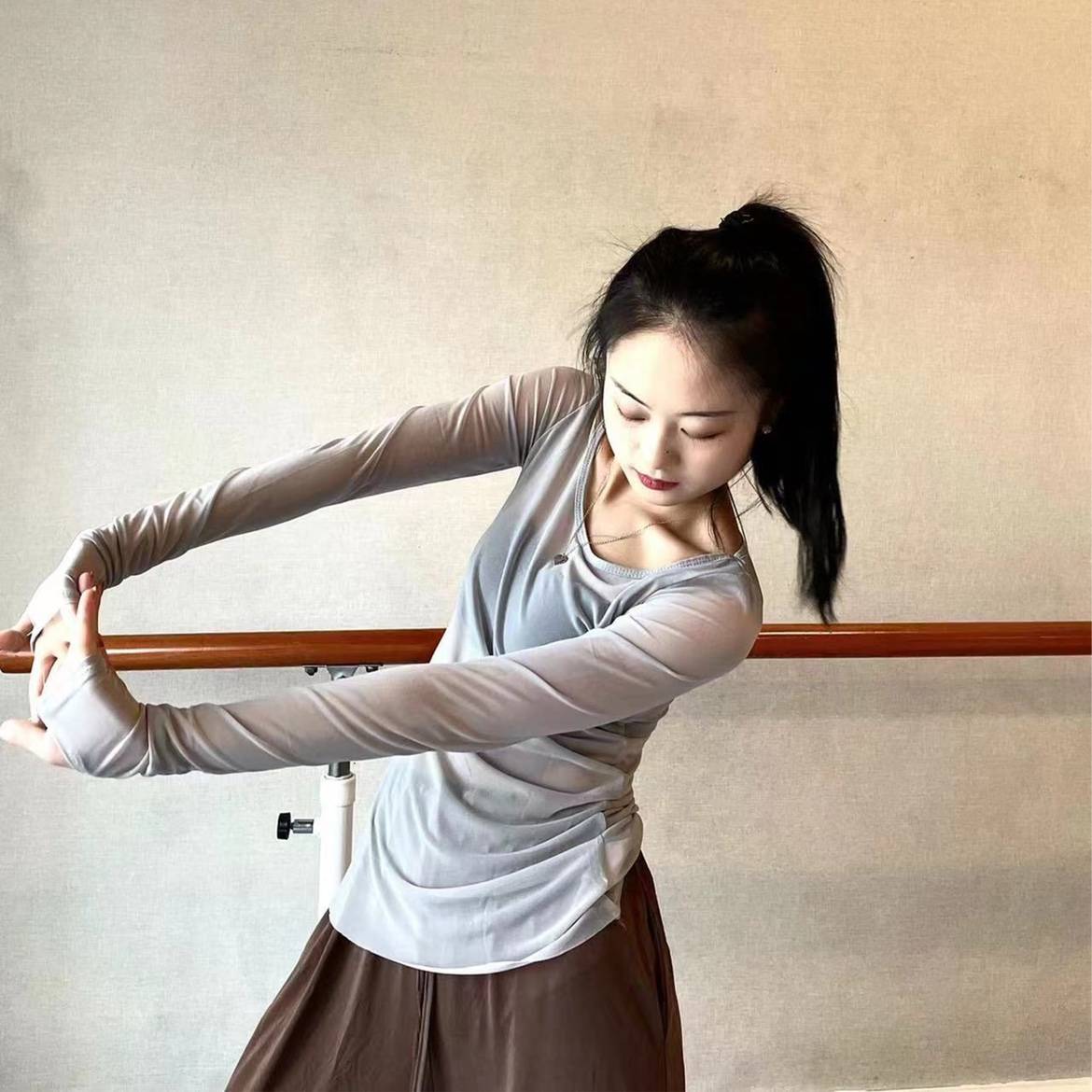 Ethnic dance classical dance exercise, long -sleeved gauze, elastic net gauze female top, rhyme dance ballet body