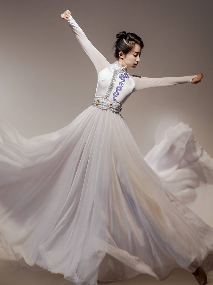 Mongol dance dress girl, white new 540-degree knitting genre troupe