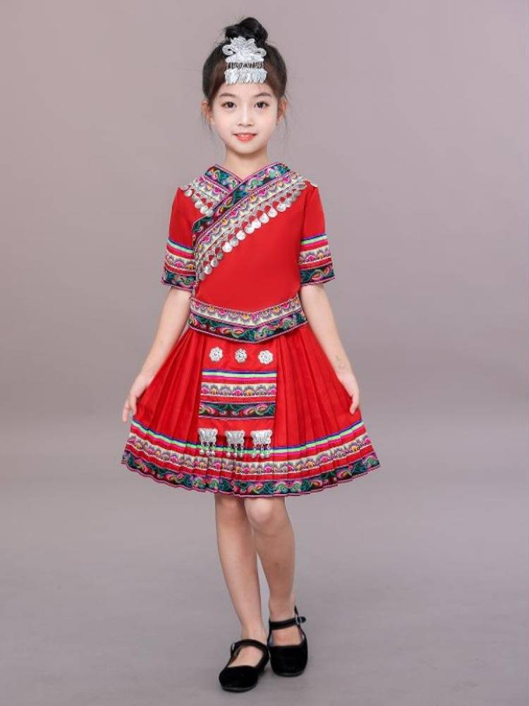Children's Children's Miao ethnic group of Guangxi March March three Zhuang clothing Dai minority ethnic minority Yao bamboo pole dance performance clothing