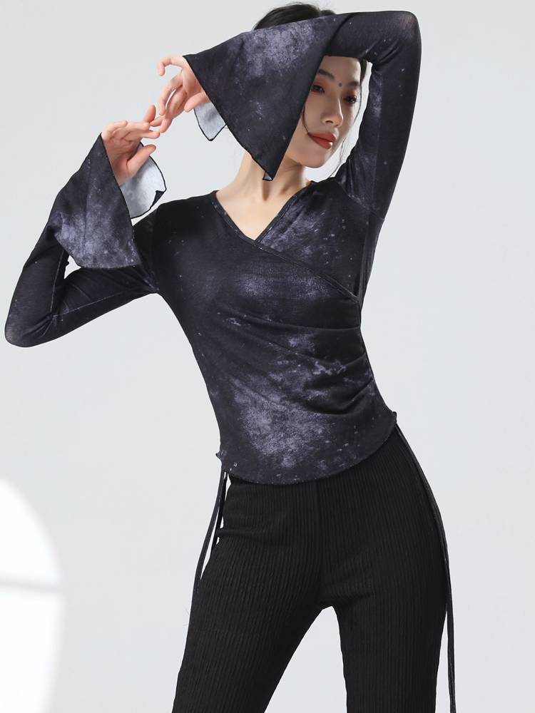 The new classical dance gauze, the national charm of the gauze, the nation training performance service of the nation training performance service