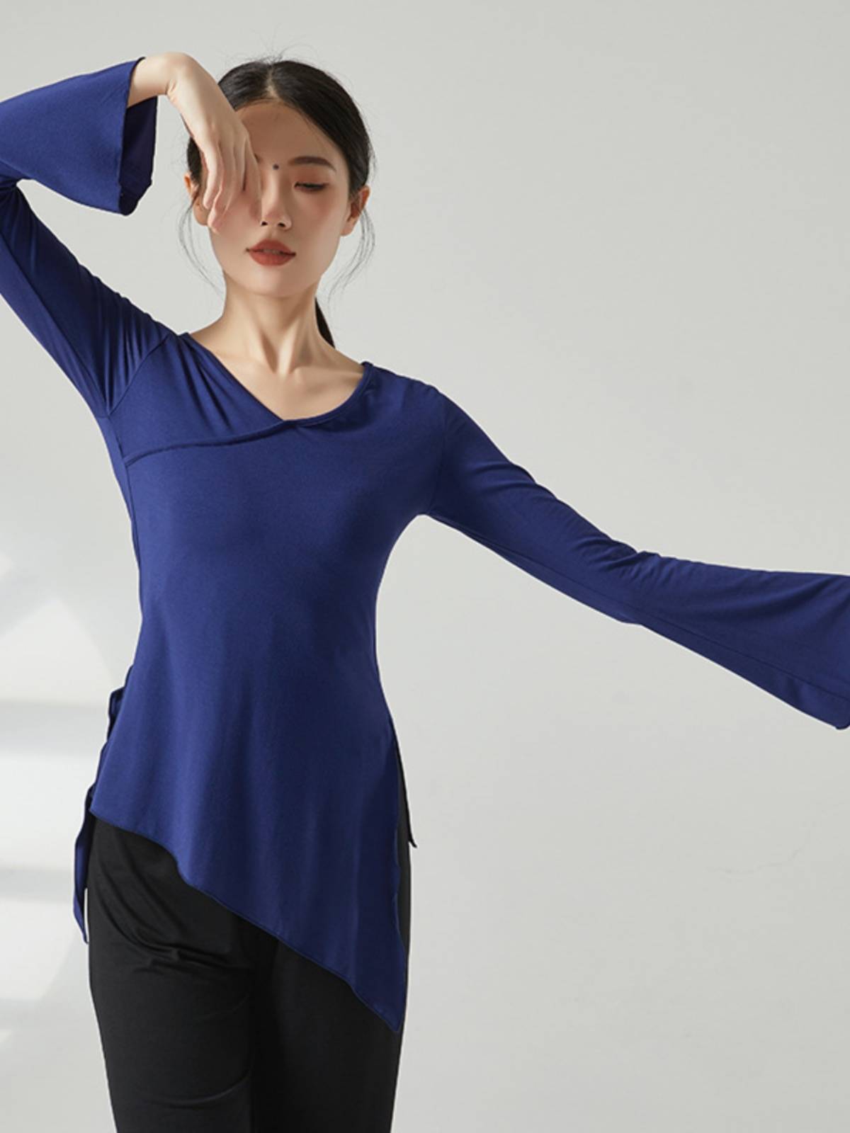 New horn sleeve dance service teacher class classical dance exercise, female adult loose national dance shape top