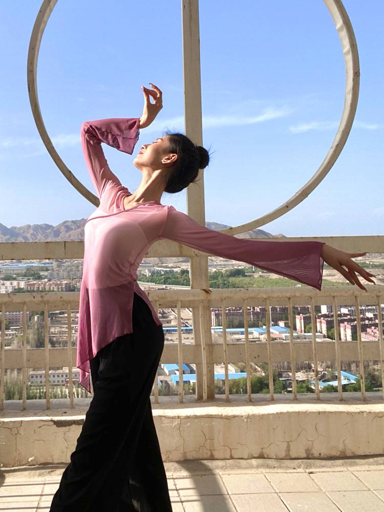 Classical dance body rhyme gatria clothing art test dance dance female elegant and ancient style practitioners perform national dance top