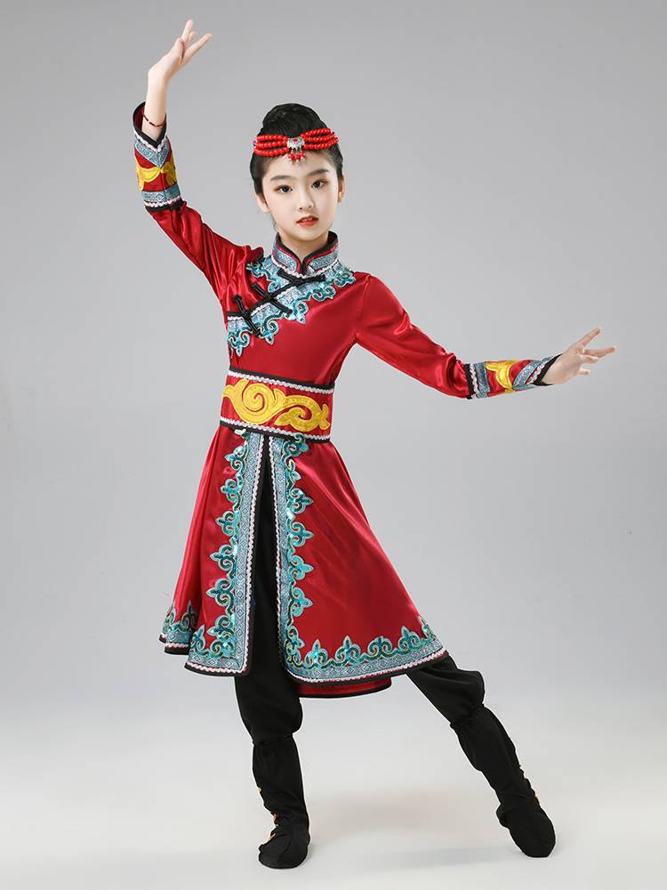 Mongol women's dance show with new clothes for boys and children and new clothes for the third ethnic group in the summer of March