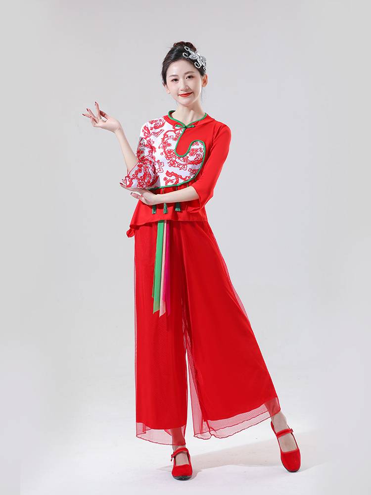 New Dance Clothing Plaza dance set female middle -aged and elderly dancing clothes Yangge clothing top national performance service