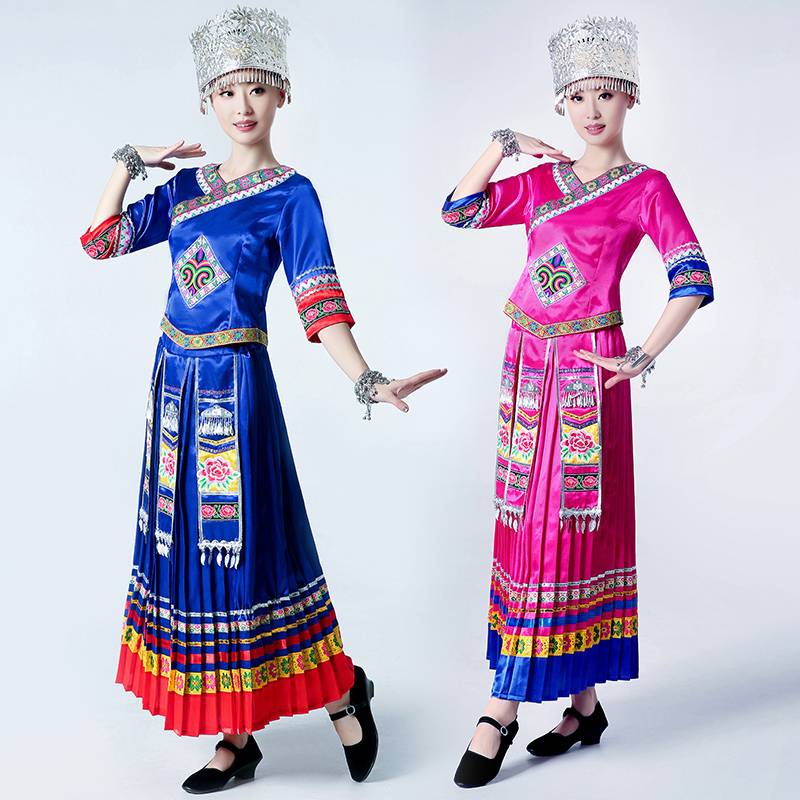 The new ethnic minority clothing Miao nationality pleated skirt performance service is thin, Guangxi Zhuang March three dance performance clothes