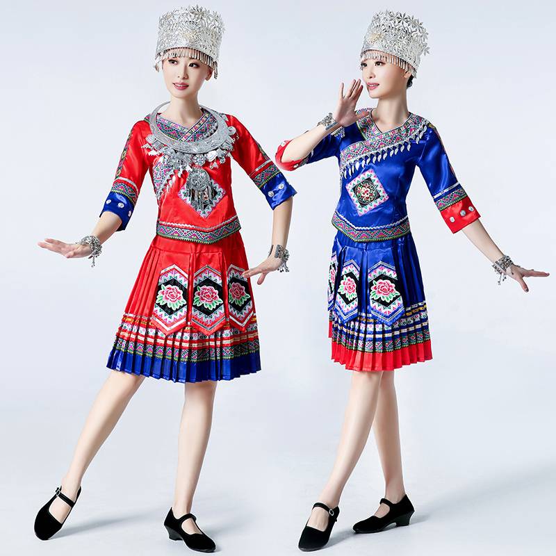 The new ethnic minority clothing Miao nationality pleated skirt performance service is thin, Guangxi Zhuang March three dance performance clothes