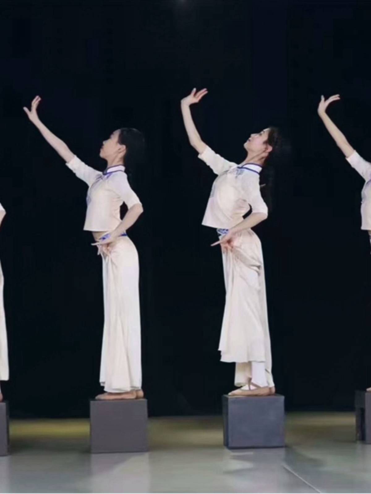 Grandma Bridge Dance Dance Dance Stool Fan Pu Fan Tao Performing Performance Fan Performance Clothing Bench Performance Service
