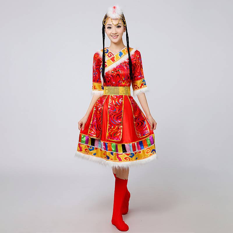 Tibetan dance performances with adult women who can break their sleeves for ethnic minority costumes