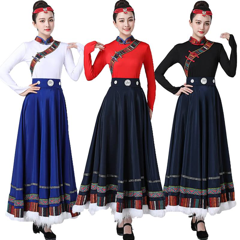 Tibetan dance performance dressgirls in Tibetan dance plaza