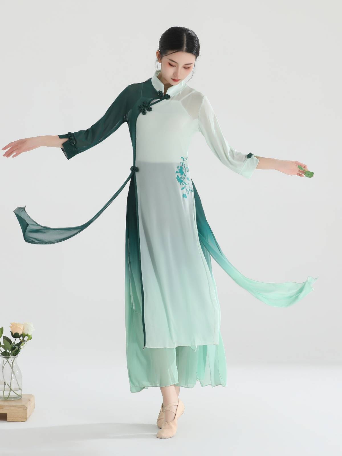 Classical Dance Performance Services Female Permanent Practice Services Rhythm, Plastic Gauze, Chinese Modern Dance National Cheongsam Performance Services