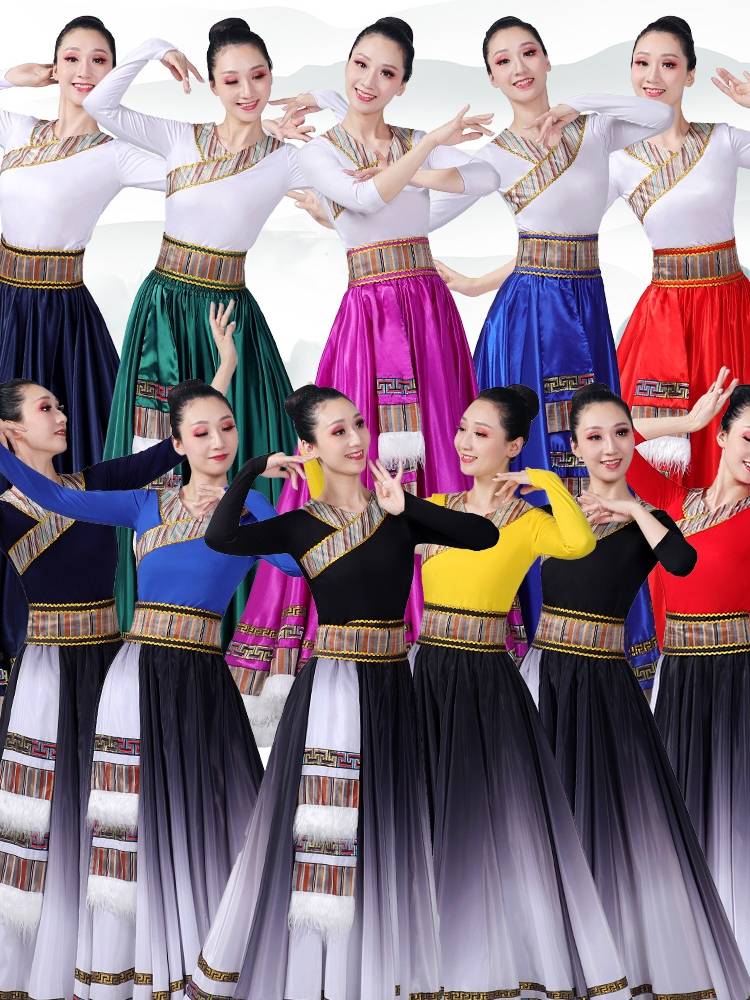 Tibetan dress practiced in the national dance dress in the square