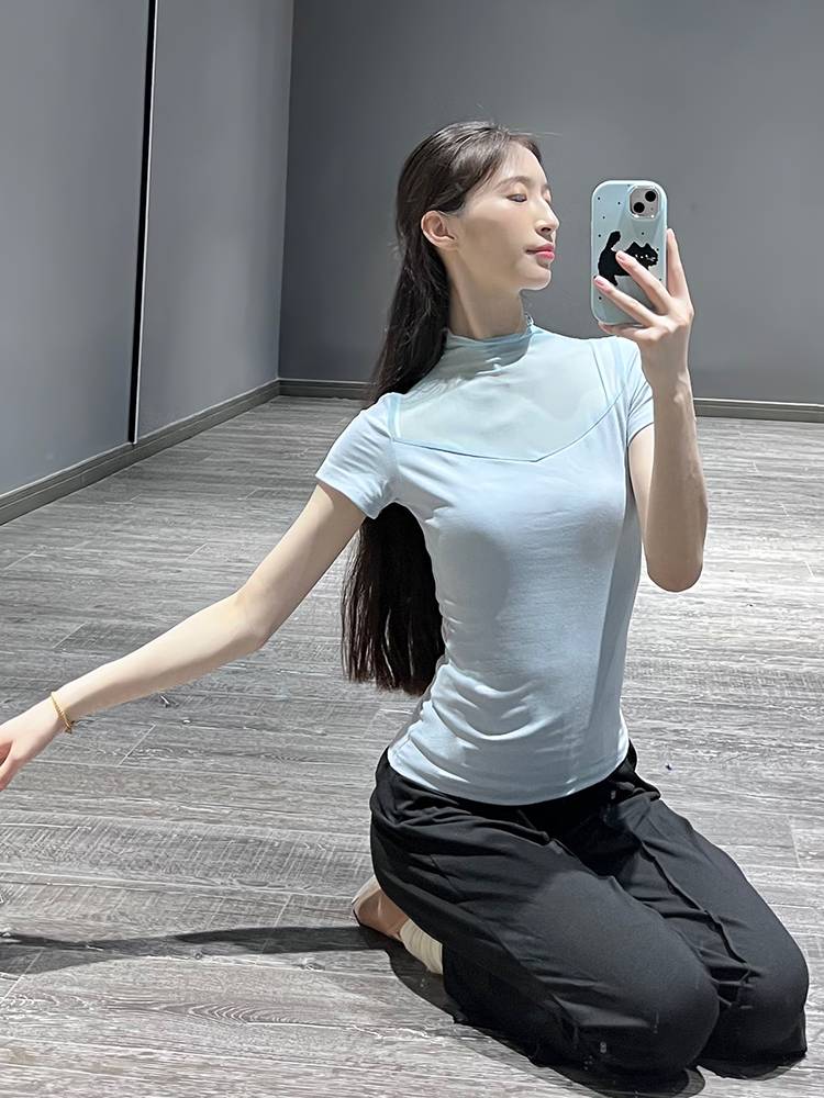 Modern dance dance clothes semi -high -necked short -sleeved female slimming top Chinese dance nation practitioner clothes spring and summer